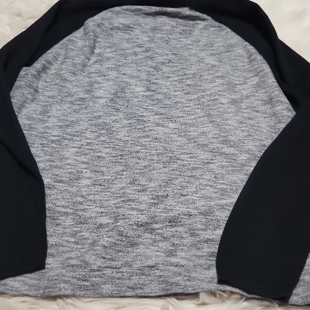 Express Mens Gray/black Henley Sweater- Large
